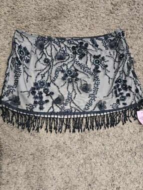 PrettyLittleThing Beige And Black Mini Skirt